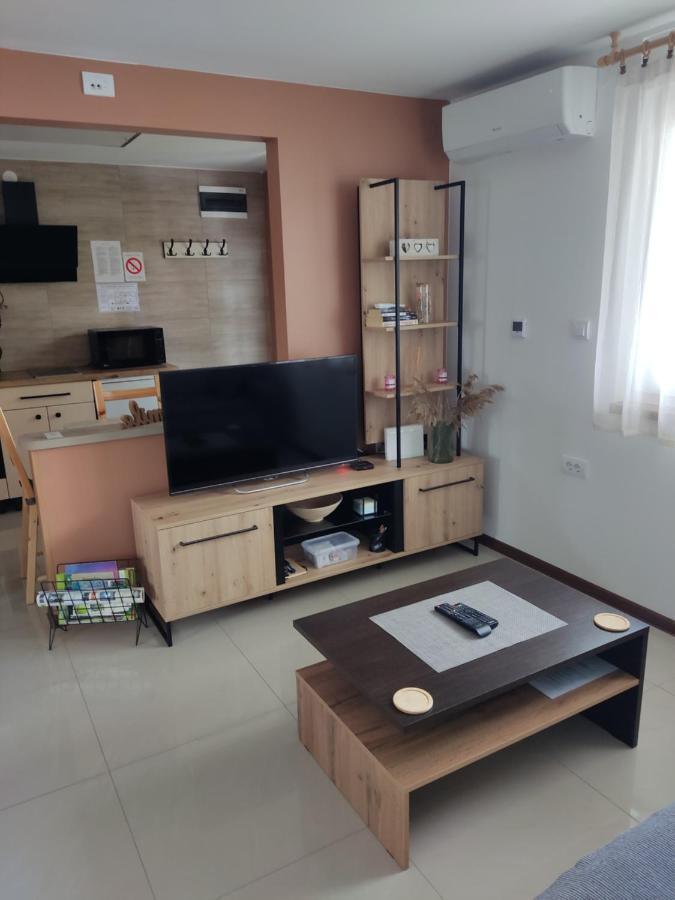 Apartmani Sladjana Novi Sad Luaran gambar