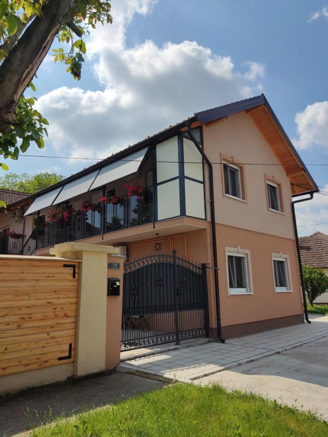 Apartmani Sladjana Novi Sad Luaran gambar